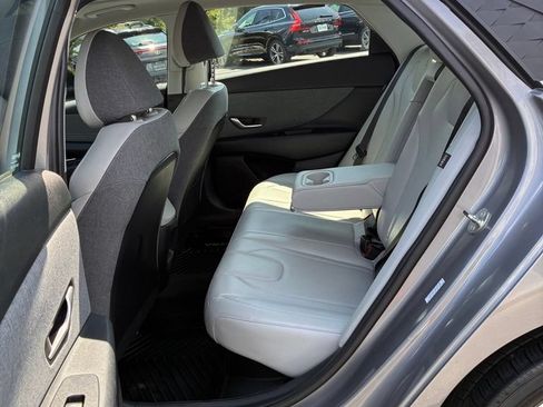 Used 2024 Hyundai Elantra Limited FWD image 23