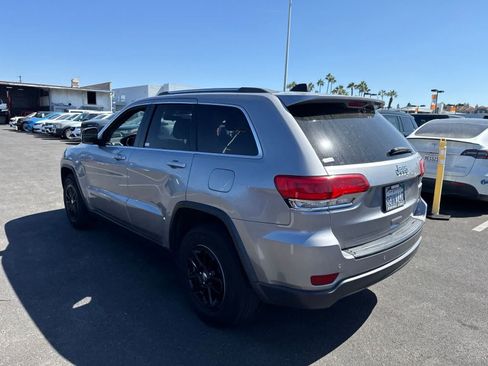 Used 2018 Jeep Grand Cherokee Laredo RWD image 24
