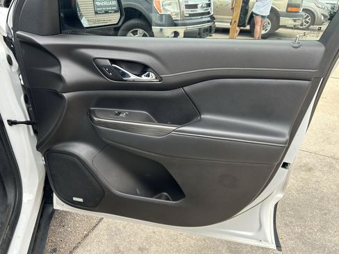Used 2019 GMC Acadia SLT w/ Black Edition AWD/4WD image 17