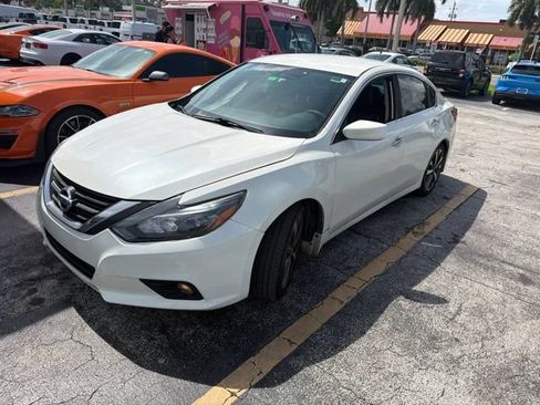 Used 2017 Nissan Altima 2.5 SR FWD image 1