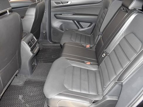 Used 2024 Volkswagen Atlas Cross Sport SEL R-Line AWD/4WD image 17