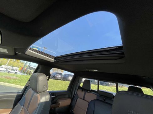 Used 2021 Chevrolet Silverado 2500 High Country w/ Z71 Off-Road Package image 20