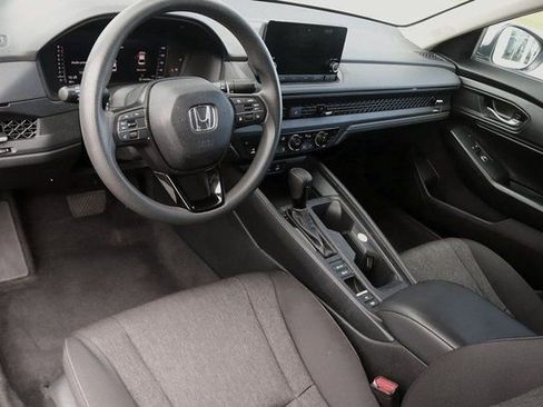 Used 2023 Honda Accord EX image 11