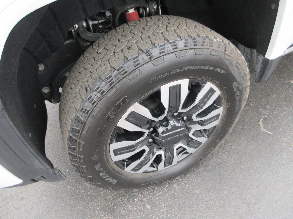 Certified 2026 GMC Sierra 2500 Denali Ultimate AWD/4WD image 15