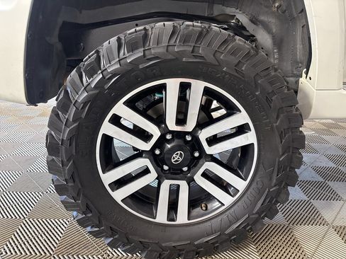 Used 2021 Toyota 4Runner Limited AWD/4WD image 32