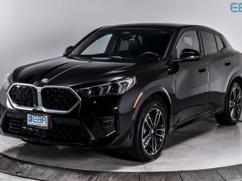 Used 2025 BMW X2 xDrive28i image 2