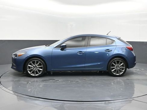 Used 2018 MAZDA MAZDA3 Touring image 4