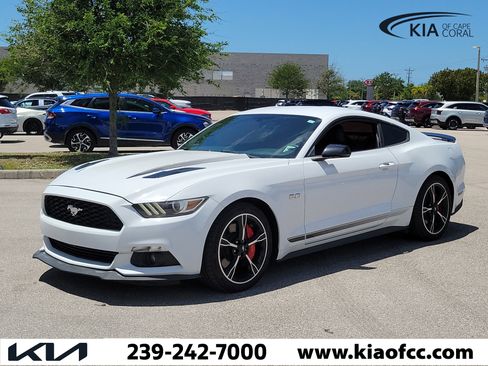 Used 2016 Ford Mustang GT Premium RWD image 5