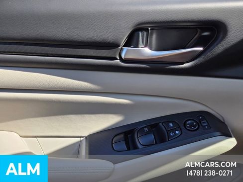 Used 2025 Nissan Altima 2.5 SV image 28