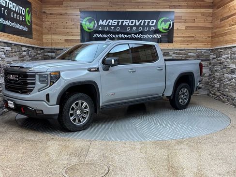 Used 2024 GMC Sierra 1500 AT4 w/ Technology Package image 5