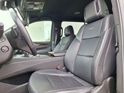Used 2023 Cadillac Escalade ESV Luxury RWD image 23