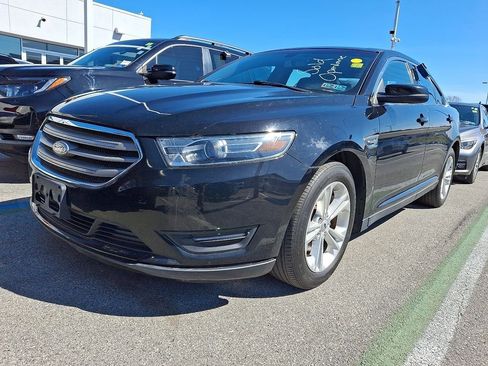 Used 2017 Ford Taurus SEL image 2