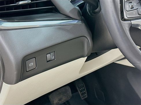 Used 2024 Buick Enclave Essence w/ Experience Buick Package image 10