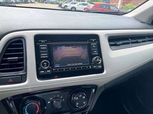 Used 2017 Honda HR-V LX image 19