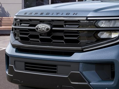 New 2027 Ford Expedition Platinum w/ Stealth Appearance Package AWD/4WD image 17