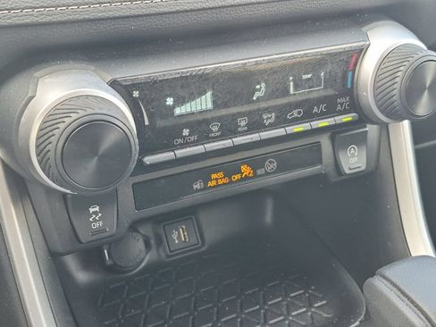 Used 2025 Toyota RAV4 LE FWD image 21