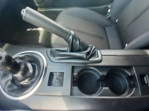 Used 2006 MAZDA MX-5 Miata Sport RWD image 18