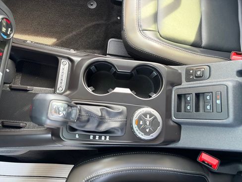 Used 2025 Ford Bronco Outer Banks image 27