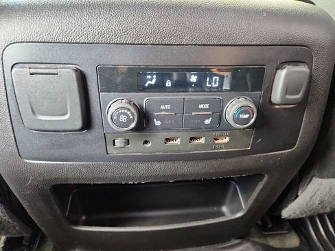 Used 2017 Chevrolet Suburban Premier image 22