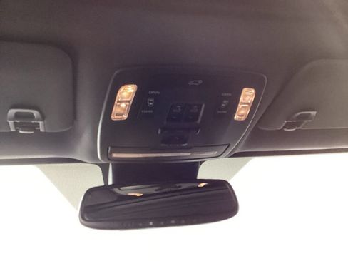 Used 2021 Toyota Sienna XSE FWD image 16