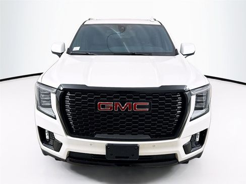 Used 2021 GMC Yukon XL Denali w/ Denali Ultimate Package image 2