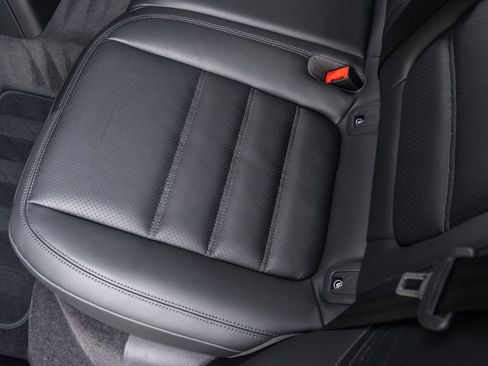 New 2026 Porsche Macan image 37