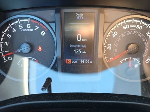 Used 2021 Toyota Tacoma SR image 9
