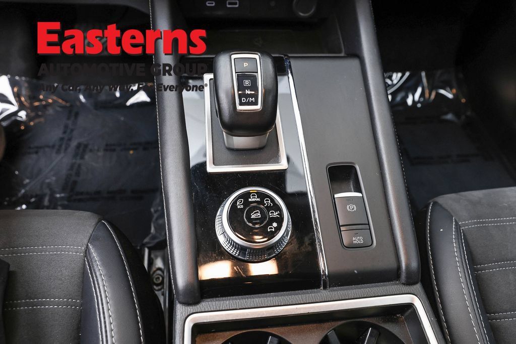 Used 2024 Mitsubishi Outlander SE FWD image 13