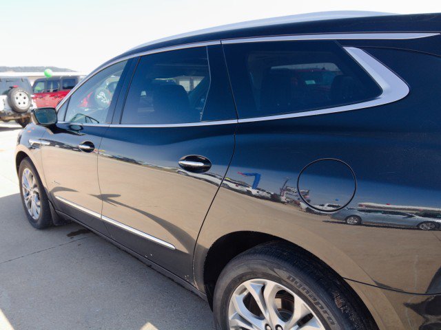 Used 2018 Buick Enclave Avenir w/ Avenir Technology Package AWD/4WD image 8