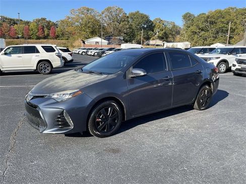 Used 2017 Toyota Corolla SE image 3