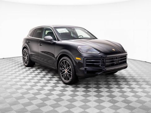 Certified 2025 Porsche Cayenne image 6
