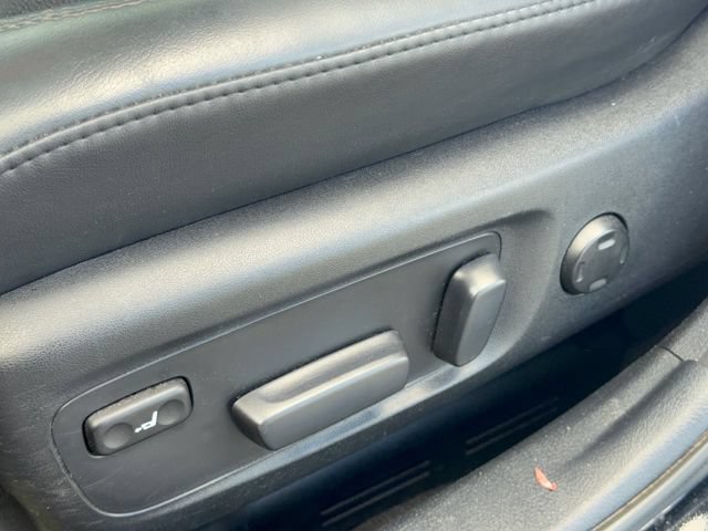 Used 2018 Toyota Avalon Limited FWD image 14