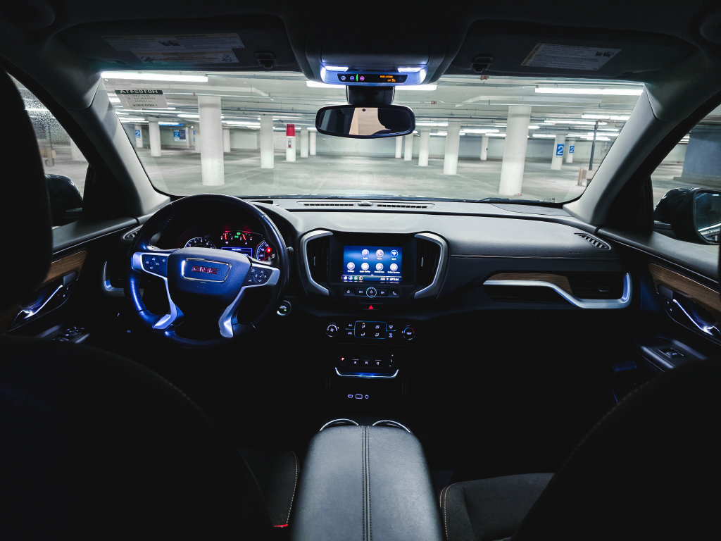 Used 2020 GMC Terrain SLE FWD image 3