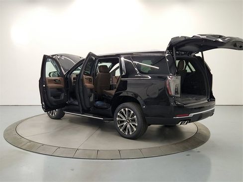 New 2026 Chevrolet Tahoe High Country w/ Sun And Tow Package image 13