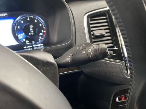 Used 2018 Volvo XC90 T6 Momentum w/ Convenience Package image 24