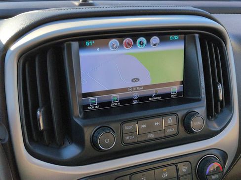 Used 2017 GMC Canyon SLT w/ Driver Alert Package image 29