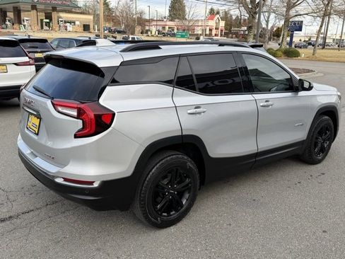 Used 2022 GMC Terrain AT4 image 5