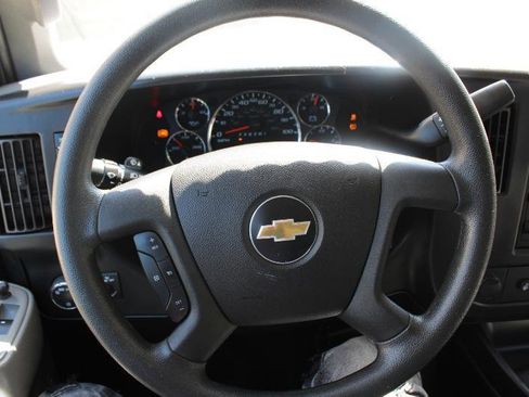 Used 2017 Chevrolet Express 2500 RWD image 9