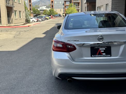 Used 2018 Nissan Altima 2.5 SL FWD image 5