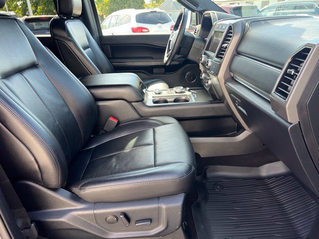 Used 2020 Ford Expedition XLT w/ Equipment Group 202A AWD/4WD image 13
