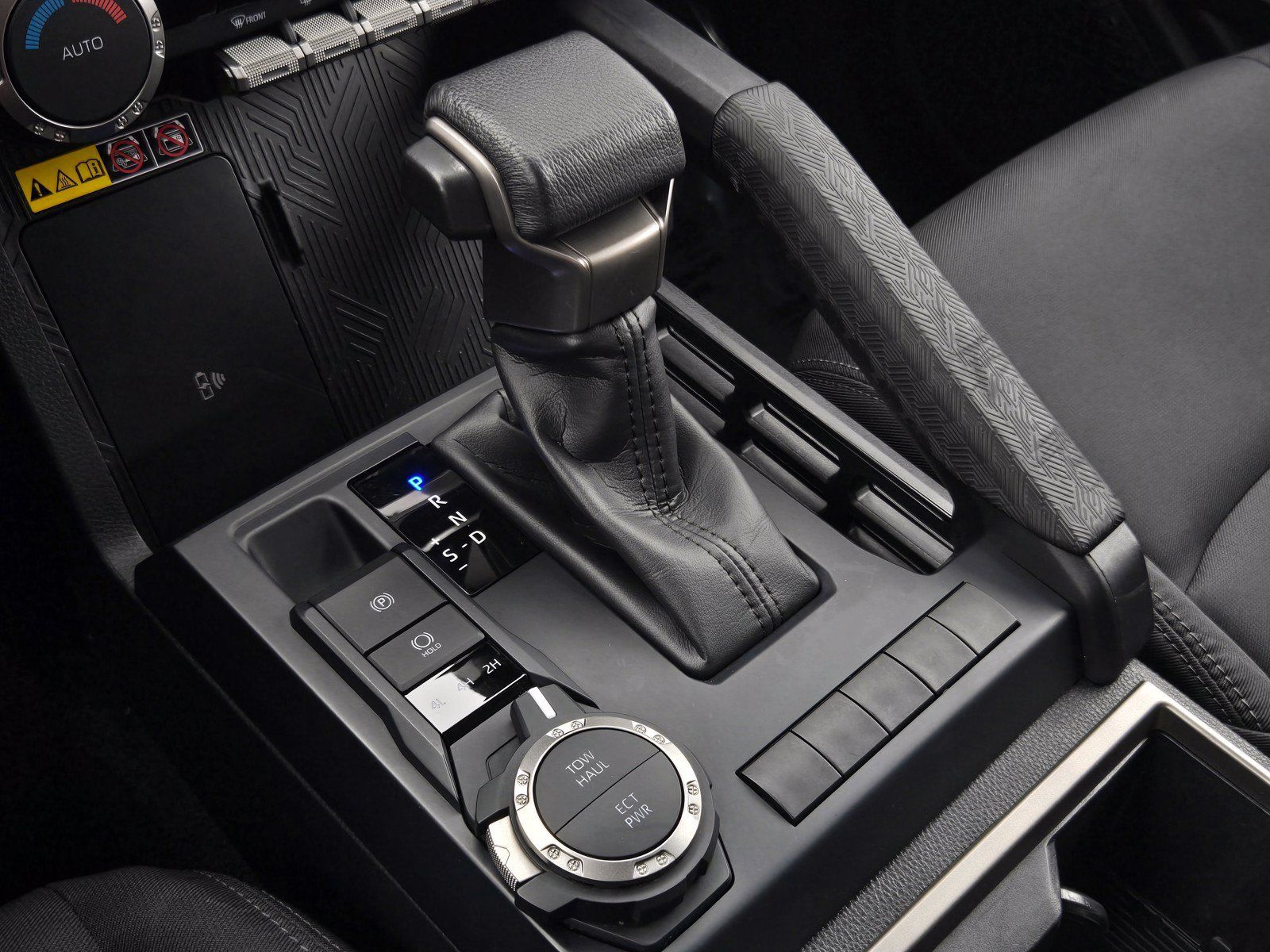 Certified 2025 Toyota Tacoma SR5 AWD/4WD image 16