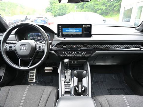 Used 2025 Honda Accord Sport image 12
