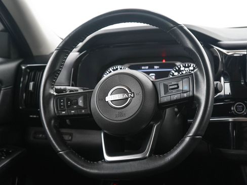 Used 2024 Nissan Pathfinder SV AWD/4WD image 17