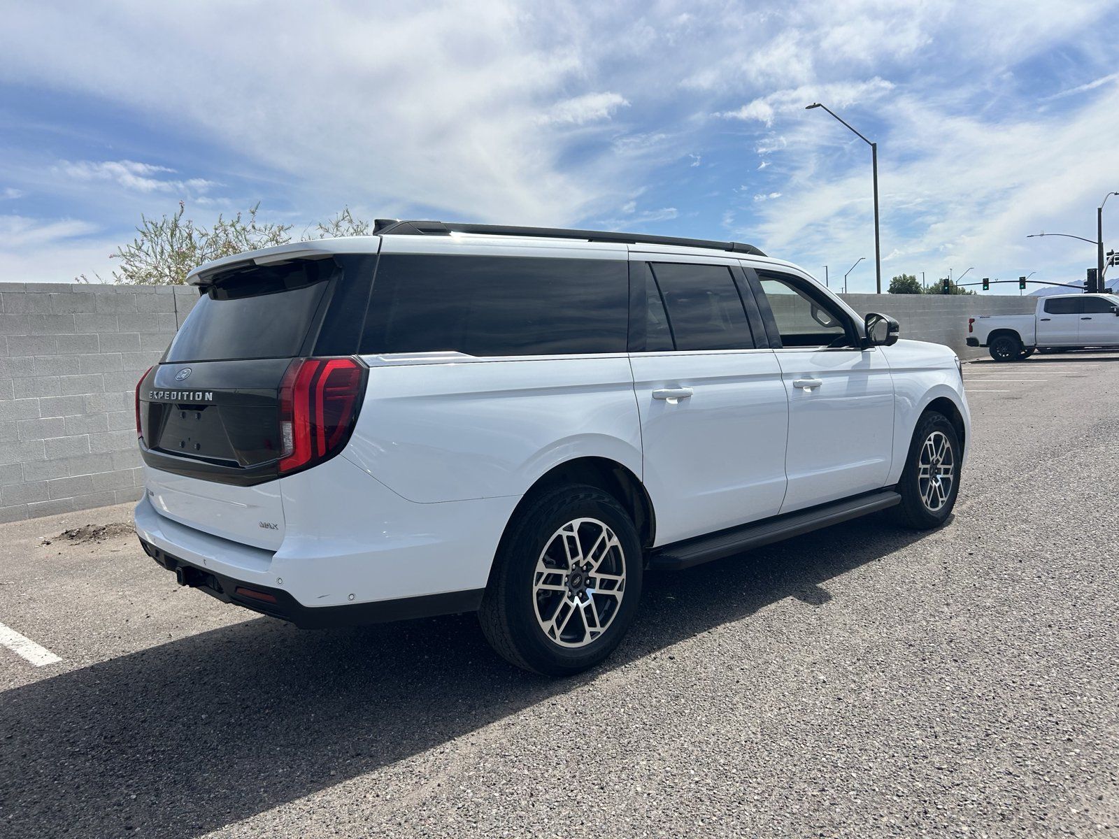 Used 2025 Ford Expedition Max Active AWD/4WD image 5