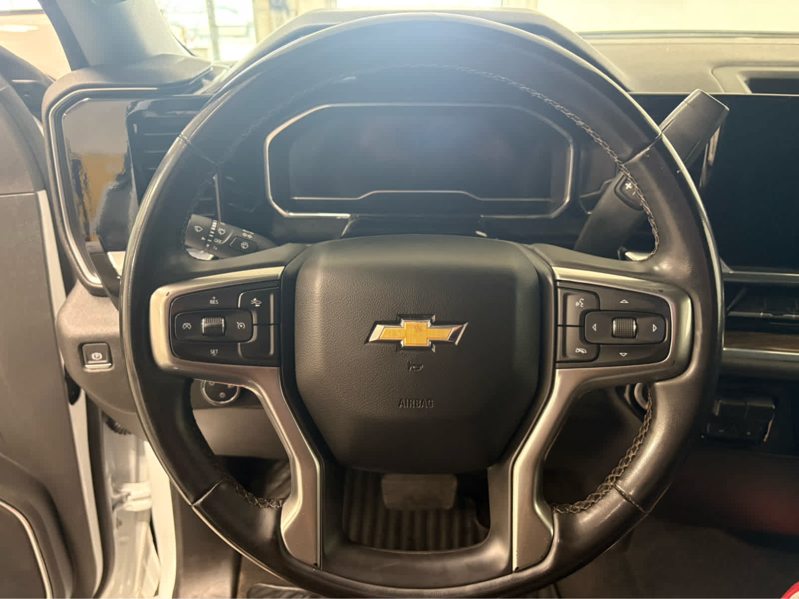 Used 2024 Chevrolet Silverado 3500 LT AWD/4WD image 18