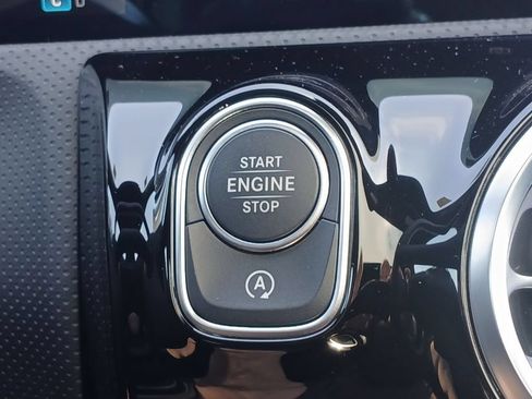 Used 2025 Mercedes-Benz CLA 250 4MATIC image 27