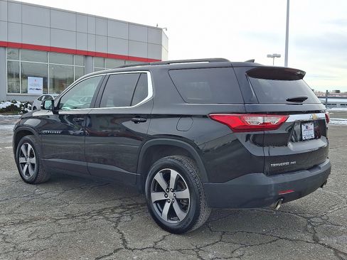 Used 2020 Chevrolet Traverse LT w/ LT Premium Package image 5