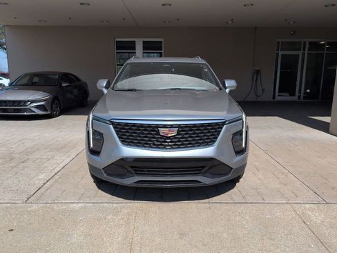 Used 2024 Cadillac XT4 Premium Luxury image 9