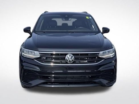 Used 2023 Volkswagen Tiguan SE R-Line AWD/4WD image 2