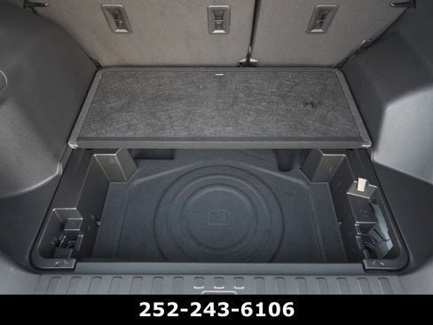 Used 2024 Chevrolet Equinox LS image 28